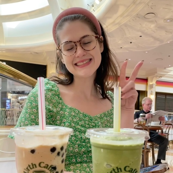 Meet your Posher, Amanda - Picture 1 of 1